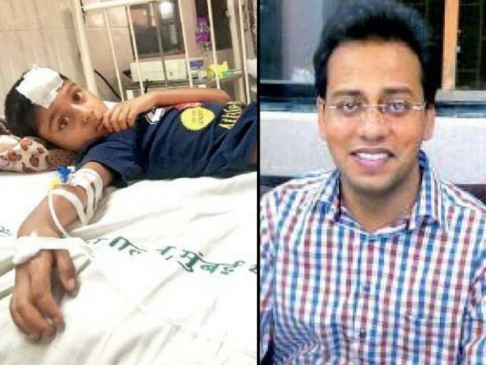 UPSET AT BEING WOKEN UP AND CALLED TO WORK Doctor HITS CHILD WITH TORCH | झोपमोड झाल्यानं डॉक्टर चिडला, मुलाच्या डोक्यात टॉर्च मारला! UPSET AT BEING WOKEN UP AND CALLED TO WORK Doctor HITS CHILD WITH TORCH | झोपमोड झाल्यानं डॉक्टर चिडला, मुलाच्या डोक्यात टॉर्च मारला!