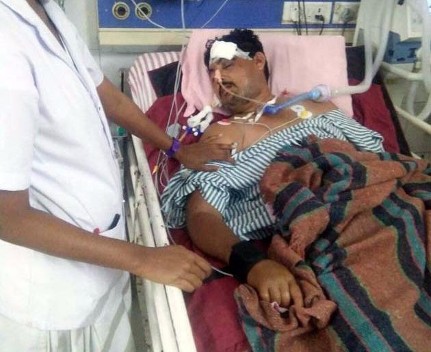 Dhamangaon policeman conflicts with death, prevention of treatment: Obligation in recognized hospital | धामणगावच्या पोलिसाची मृत्यूशी झुंज, उपचारात अडथळा : मान्यताप्राप्त दवाखान्यात हेळसांड Dhamangaon policeman conflicts with death, prevention of treatment: Obligation in recognized hospital | धामणगावच्या पोलिसाची मृत्यूशी झुंज, उपचारात अडथळा : मान्यताप्राप्त दवाखान्यात हेळसांड