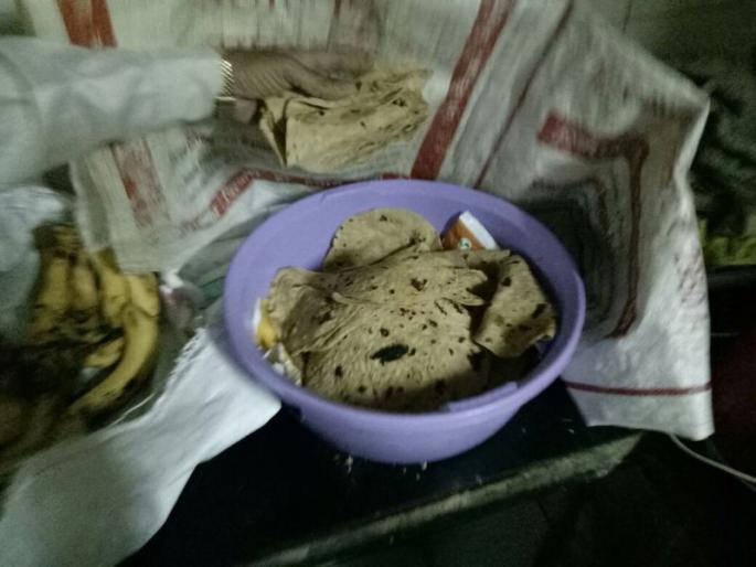 Mahmukkam movement of Tribal students for MESS | मेससाठी आदिवासी विद्यार्थ्यांचे महामुक्काम आंदोलन Mahmukkam movement of Tribal students for MESS | मेससाठी आदिवासी विद्यार्थ्यांचे महामुक्काम आंदोलन