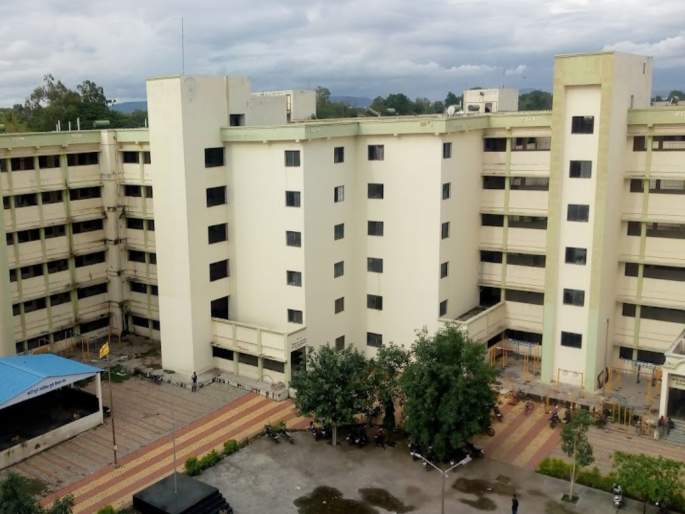 Government hostels waiting for repairs for twelve years; Govt Will wake up if someone dies? | शासकीय वसतिगृहांना बारा वर्षांपासून दुरुस्तीची प्रतीक्षा; एखाद्याचा जीव गेल्यास जाग येणार का? Government hostels waiting for repairs for twelve years; Govt Will wake up if someone dies? | शासकीय वसतिगृहांना बारा वर्षांपासून दुरुस्तीची प्रतीक्षा; एखाद्याचा जीव गेल्यास जाग येणार का?