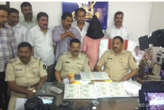 11 lakh stolen case: The thief turned hotel employee | ११ लाखांच्या चोरीचे प्रकरण : हॉटेलचा कर्मचारीच निघाला चोर 11 lakh stolen case: The thief turned hotel employee | ११ लाखांच्या चोरीचे प्रकरण : हॉटेलचा कर्मचारीच निघाला चोर