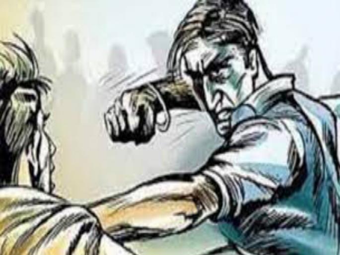 He also assaulted the hotel staff and abused the female staff | हॉटेलमधील कर्मचाऱ्यांना मारहाण करून महिलेबरोबरही केला गैरवर्तनाचा प्रकार He also assaulted the hotel staff and abused the female staff | हॉटेलमधील कर्मचाऱ्यांना मारहाण करून महिलेबरोबरही केला गैरवर्तनाचा प्रकार