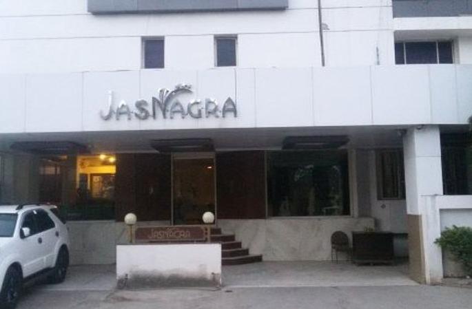 52 lakh power theft; Jaspal Singh Nagar's bail application rejected | हॉटेल जसनागरामध्ये ५२ लाखांची वीज चोरी उघड; जसपालसिंग नागराचा जामीन अर्ज फेटाळला