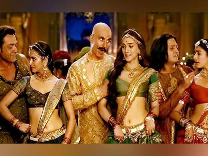 Housefull 4 Box Office Collection Day 4: Akshay Kumar's Film Is Setting The Ticket Window Ablaze At Over Rs. 87 Crore | HouseFull 4 ने ओपनिंग डे पेक्षा चौथ्या दिवशी केली बंपर कमाई, आतापर्यंत केले इतके कलेक्शन Housefull 4 Box Office Collection Day 4: Akshay Kumar's Film Is Setting The Ticket Window Ablaze At Over Rs. 87 Crore | HouseFull 4 ने ओपनिंग डे पेक्षा चौथ्या दिवशी केली बंपर कमाई, आतापर्यंत केले इतके कलेक्शन
