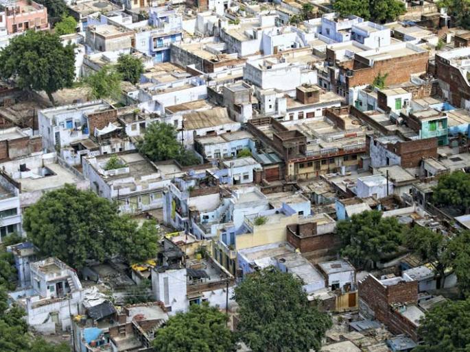 Inadequate infrastructure in cities is facing population density | लोकसंख्येच्या घनतेपुढे शहरांतील पायाभूत सुविधा पडताहेत अपुऱ्या Inadequate infrastructure in cities is facing population density | लोकसंख्येच्या घनतेपुढे शहरांतील पायाभूत सुविधा पडताहेत अपुऱ्या