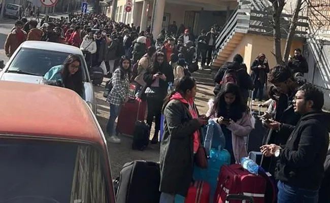48 Vidarbha students stranded in Ukraine | युक्रेनमध्ये अडकलेल्या विदर्भातील ४८ विद्यार्थ्यांच्या जीवांची घालमेल 48 Vidarbha students stranded in Ukraine | युक्रेनमध्ये अडकलेल्या विदर्भातील ४८ विद्यार्थ्यांच्या जीवांची घालमेल