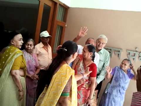 Caring for the elderly parents of foreign children | परदेशातील मुलांच्या वृद्ध आईवडिलांची देखभाल Caring for the elderly parents of foreign children | परदेशातील मुलांच्या वृद्ध आईवडिलांची देखभाल