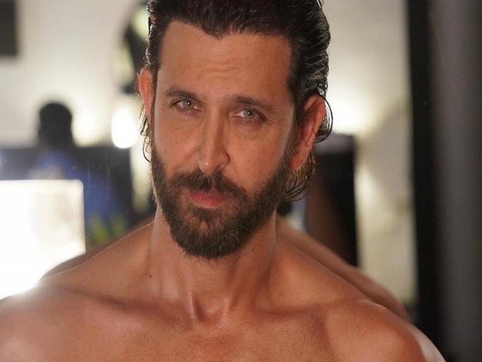 Handsome Hunk Hrithik Roshan's latest instagram picture will make you fall for the Actor Again | नवीन वर्षाच्या पहिल्याच दिवशी हृतिक रोशनने शेअर केला असा फोटो, पाहणारे पाहतच राहिले Handsome Hunk Hrithik Roshan's latest instagram picture will make you fall for the Actor Again | नवीन वर्षाच्या पहिल्याच दिवशी हृतिक रोशनने शेअर केला असा फोटो, पाहणारे पाहतच राहिले