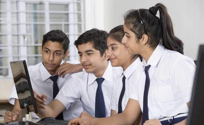 First in Nashik division, second in the state, result 94.71 percent, pass percentage of girls 96.32 percent | नाशिक विभागात पहिले, तर राज्यात दुसरे, निकाल ९४.७१ टक्के, मुलींच्या उत्तीर्णतेचे प्रमाण ९६.३२ टक्के First in Nashik division, second in the state, result 94.71 percent, pass percentage of girls 96.32 percent | नाशिक विभागात पहिले, तर राज्यात दुसरे, निकाल ९४.७१ टक्के, मुलींच्या उत्तीर्णतेचे प्रमाण ९६.३२ टक्के