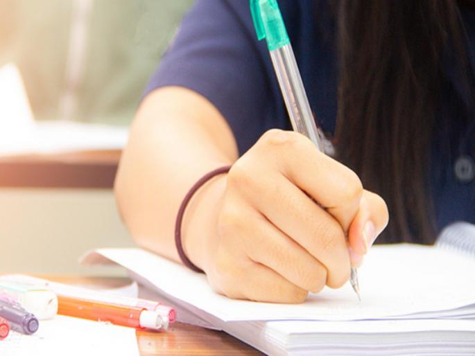 Passed but scored less; In Nashik The extreme step taken by the 12th student commit Suicide | उत्तीर्ण झाली पण कमी गुण मिळाले; १२ वीच्या विद्यार्थिनीनं उचललं टोकाचं पाऊल   Passed but scored less; In Nashik The extreme step taken by the 12th student commit Suicide | उत्तीर्ण झाली पण कमी गुण मिळाले; १२ वीच्या विद्यार्थिनीनं उचललं टोकाचं पाऊल