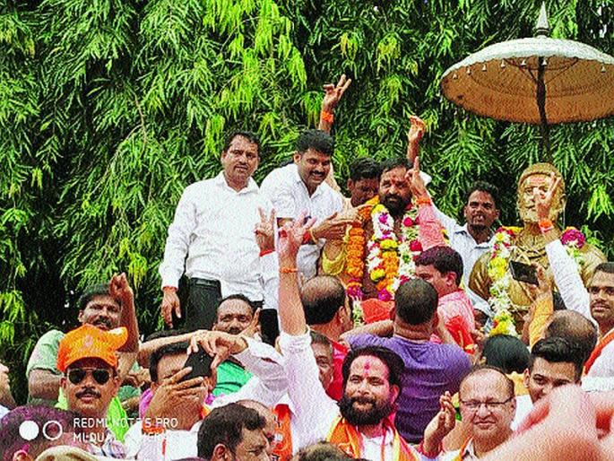 Maharashtra Election 2019: The flag of Mahayuti flags in Raigad | महाराष्ट्र निवडणूक निकाल 2019 : रायगडमध्ये फडकला महायुतीचा झेंडा