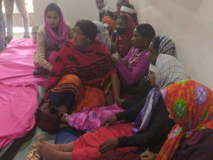 Video:Relatives of the dead children have blamed the hospital administration for the incident at bhandara | Bhandara Fire: 'आमची लेकरं गेली..', मृत बालकांच्या मातांचा टाहो; प्रशसनावरही केले गंभीर आरोप