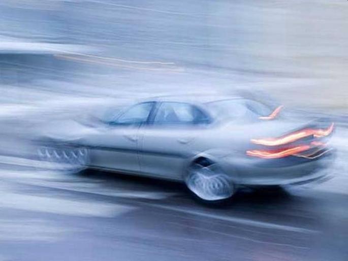 greater noida elder girl kidnapped by car borne assailants while sister save from them | धक्कादायक! छोट्या बहीणीला छेडछाडीपासून वाचवायला गेली; गुंडांनी मोठ्या बहीणीलाच पळविले greater noida elder girl kidnapped by car borne assailants while sister save from them | धक्कादायक! छोट्या बहीणीला छेडछाडीपासून वाचवायला गेली; गुंडांनी मोठ्या बहीणीलाच पळविले