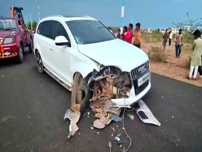 BJP leader 15 year old son dies in Hubli car crash | रीलचा नाद बेतला जीवावर! भाजप नेत्याच्या मुलाचा कारच्या धडकेत मृत्यू; 'अॅक्शन ब्रेक' स्टंट ठरला जीवघेणा BJP leader 15 year old son dies in Hubli car crash | रीलचा नाद बेतला जीवावर! भाजप नेत्याच्या मुलाचा कारच्या धडकेत मृत्यू; 'अॅक्शन ब्रेक' स्टंट ठरला जीवघेणा
