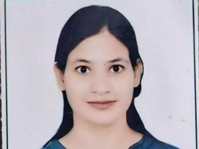 success story of arto officer Huma Praveen who cleard up pcs after five failed attempt with two daughters responsibility | Huma Praveen : २ मुलींची जबाबदारी, १० वर्षे नोकरी, ५ वर्षे अपयश; किचनमध्ये केला अभ्यास, सून झाली ऑफिसर success story of arto officer Huma Praveen who cleard up pcs after five failed attempt with two daughters responsibility | Huma Praveen : २ मुलींची जबाबदारी, १० वर्षे नोकरी, ५ वर्षे अपयश; किचनमध्ये केला अभ्यास, सून झाली ऑफिसर