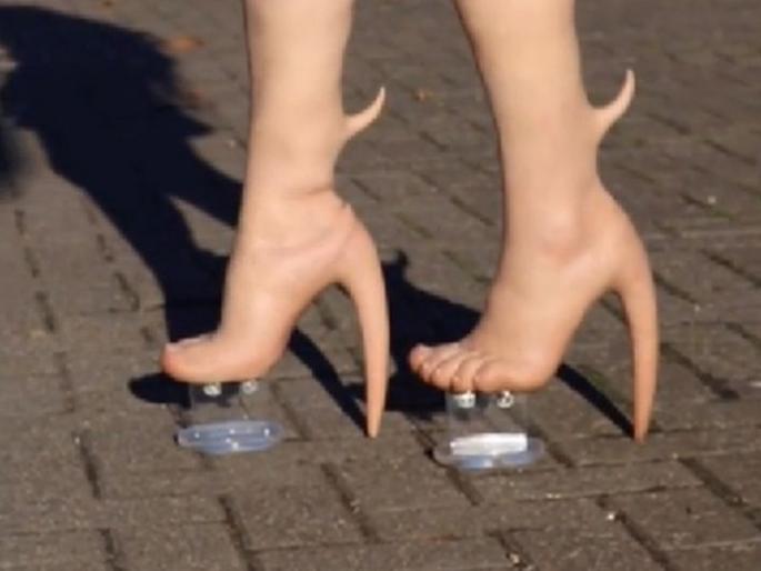 This human skin boots cost Rs 7.4 lakh a pair | आता हे भीतीदायक शूज कोण घेणार? किंमत वाचून उडेल तुमची झोप! This human skin boots cost Rs 7.4 lakh a pair | आता हे भीतीदायक शूज कोण घेणार? किंमत वाचून उडेल तुमची झोप!