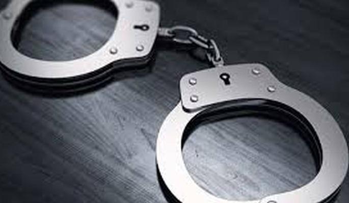 Husband and wife arrested for murder of teenager | युवतीच्या खून प्रकरणात पती-पत्नी अटकेत Husband and wife arrested for murder of teenager | युवतीच्या खून प्रकरणात पती-पत्नी अटकेत