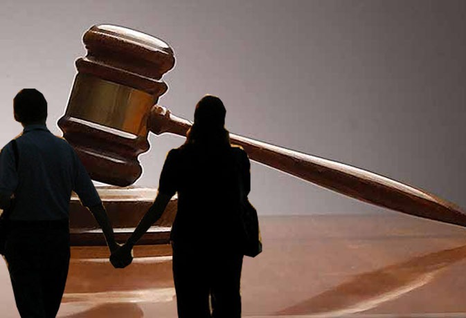 Sir, save me! Wife hits with hot tongs... | साहेब मला वाचवा! बायको गरम चिमट्याने मारते हो...