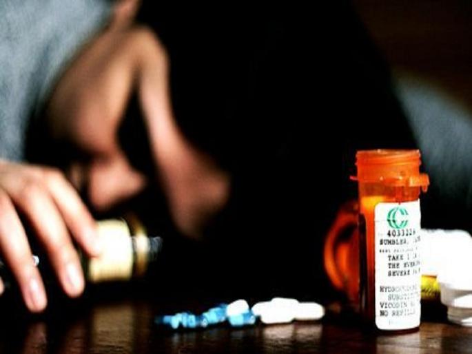 Accused of torturing wife for dowry after 30 years of marriage, hurt husband ends life with poison | लग्नाच्या 30 वर्षांनंतर हुंड्यासाठी छळ केल्याचा आरोप, दुखावलेल्या पतीने विष घेऊन संपवले जीवन Accused of torturing wife for dowry after 30 years of marriage, hurt husband ends life with poison | लग्नाच्या 30 वर्षांनंतर हुंड्यासाठी छळ केल्याचा आरोप, दुखावलेल्या पतीने विष घेऊन संपवले जीवन