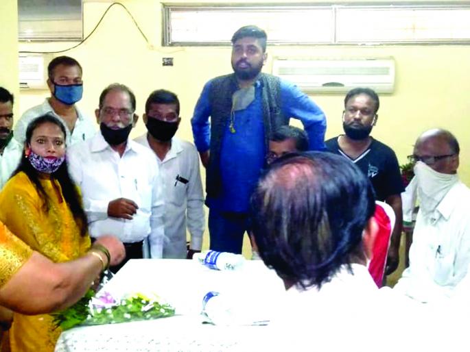 We will clear the misunderstanding among the workers soon: Muzaffar Hussain's assurance | कार्यकर्त्यांमधील गैरसमज लवकरच दूर करू : मुझफ्फर हुसेन यांचे आश्वासन We will clear the misunderstanding among the workers soon: Muzaffar Hussain's assurance | कार्यकर्त्यांमधील गैरसमज लवकरच दूर करू : मुझफ्फर हुसेन यांचे आश्वासन