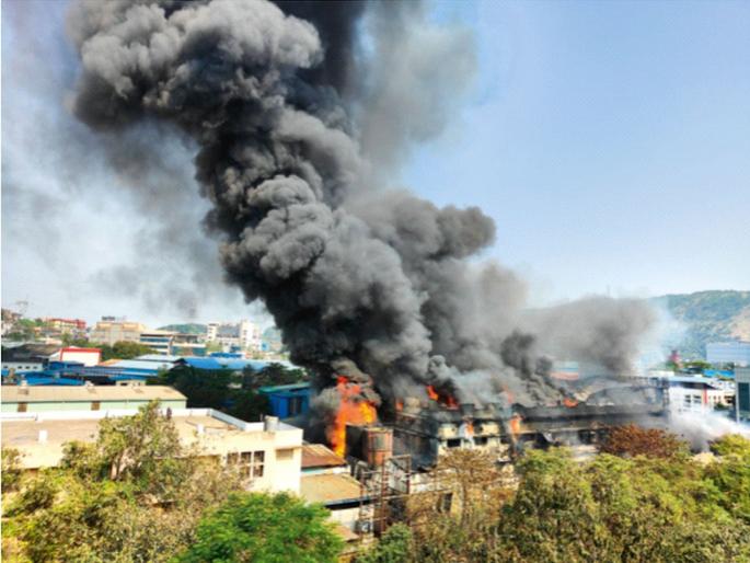 Perfume factory gutted in fire in Rabale 70 workers rescued | रबाळेत सुगंधी उत्पादनांचा कारखाना आगीत खाक, ७० कामगार बचावले Perfume factory gutted in fire in Rabale 70 workers rescued | रबाळेत सुगंधी उत्पादनांचा कारखाना आगीत खाक, ७० कामगार बचावले