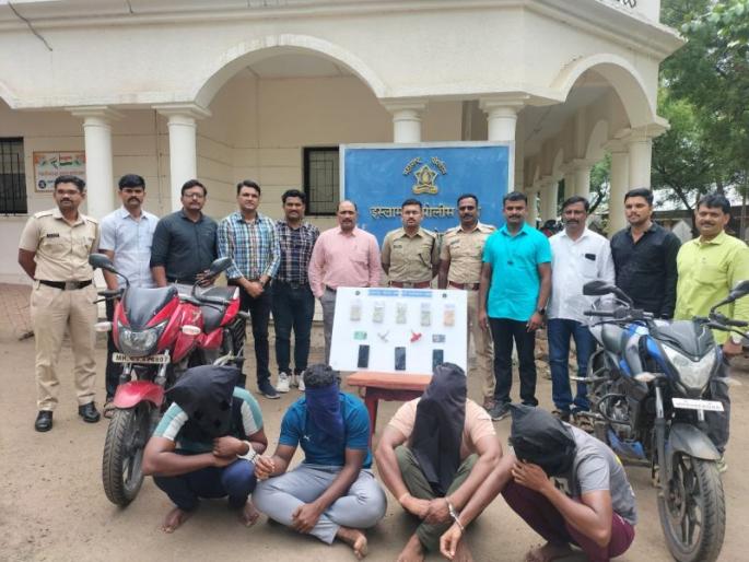 Sangli police busted a gang of inter-state thieves | सांगली पोलिसांनी लावला आंतरराज्य चोरट्यांच्या टोळीचा छडा Sangli police busted a gang of inter-state thieves | सांगली पोलिसांनी लावला आंतरराज्य चोरट्यांच्या टोळीचा छडा