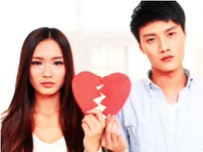China's young couple in a hurry to separate | चीनच्या तरुण जोडप्यांना विभक्त होण्याची घाई China's young couple in a hurry to separate | चीनच्या तरुण जोडप्यांना विभक्त होण्याची घाई