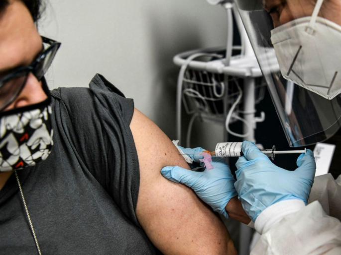 The vaccine will be available in all private hospitals | Corona Vaccination: सर्व खासगी रुग्णालयांत मिळणार लस The vaccine will be available in all private hospitals | Corona Vaccination: सर्व खासगी रुग्णालयांत मिळणार लस