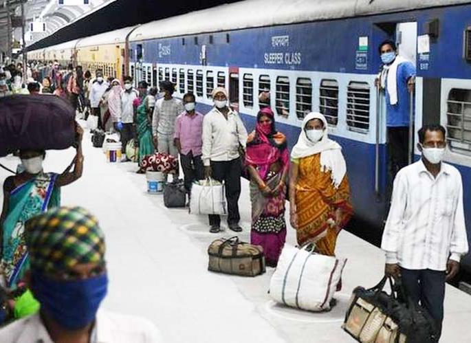 30,000 workers of Central Railway reached 35,000 foreign homes by train. | मध्य रेल्वेच्या ३० श्रमिक ट्रेनद्वारे पोहोचले ३५ हजार परप्रांतीय स्वगृही..