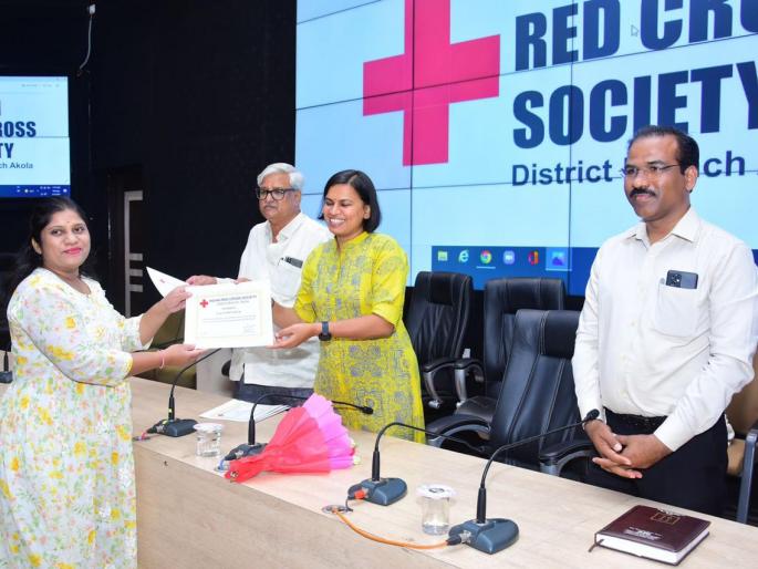 Society benefits from doctor's service - Nima Arora | डाॅक्टरांच्या सेवाभावी कार्याचा समाजाला फायदा - निमा अरोरा Society benefits from doctor's service - Nima Arora | डाॅक्टरांच्या सेवाभावी कार्याचा समाजाला फायदा - निमा अरोरा