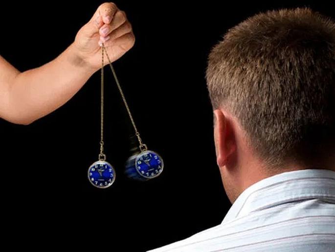 Abduction of hypnosis specialist for recovery of interest payments in pune, FIR lodged | व्याजाने दिलेले पैसे वसुलीसाठी 'संमोहन तज्ञाचे' अपहरण, पुण्यात गुन्हा दाखल Abduction of hypnosis specialist for recovery of interest payments in pune, FIR lodged | व्याजाने दिलेले पैसे वसुलीसाठी 'संमोहन तज्ञाचे' अपहरण, पुण्यात गुन्हा दाखल