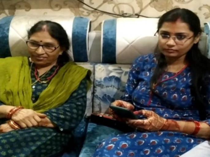 Jharkhand mobile app educated unemployed earnings by manorama singh and swatikumari | १ नंबर! सासू सुनेची जोडी लय भारी; कोरोनाकाळात मोबाईल अॅपद्वारे बेरोजगारांना दिली नोकरी Jharkhand mobile app educated unemployed earnings by manorama singh and swatikumari | १ नंबर! सासू सुनेची जोडी लय भारी; कोरोनाकाळात मोबाईल अॅपद्वारे बेरोजगारांना दिली नोकरी