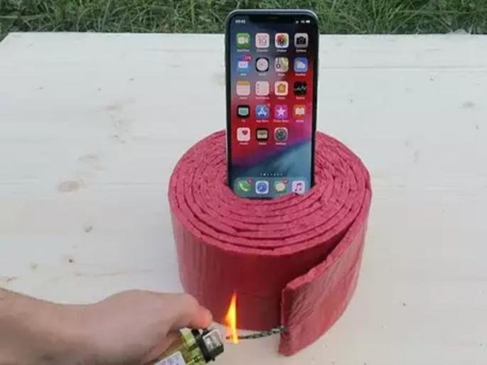 youtubers tech watch this experiment iphone x vs 1000 firecrackers and know what happened after that | हजाराच्या माळेत उडवून दिला iPhone, बघा मग काय झालं... youtubers tech watch this experiment iphone x vs 1000 firecrackers and know what happened after that | हजाराच्या माळेत उडवून दिला iPhone, बघा मग काय झालं...