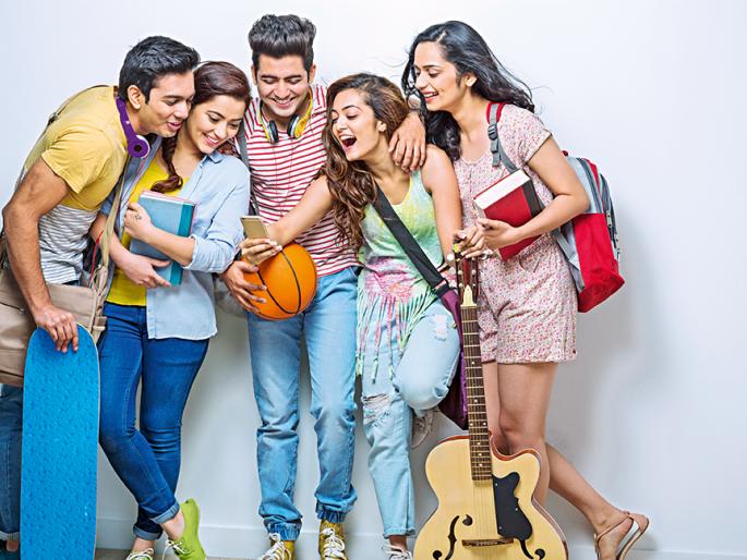 When Teenagers 'fall in love' & physical attraction. | येस, इन रिलेशनशिप! टीनएजर्स प्रेमात ‘पडतात’ तेव्हा...... When Teenagers 'fall in love' & physical attraction. | येस, इन रिलेशनशिप! टीनएजर्स प्रेमात ‘पडतात’ तेव्हा......