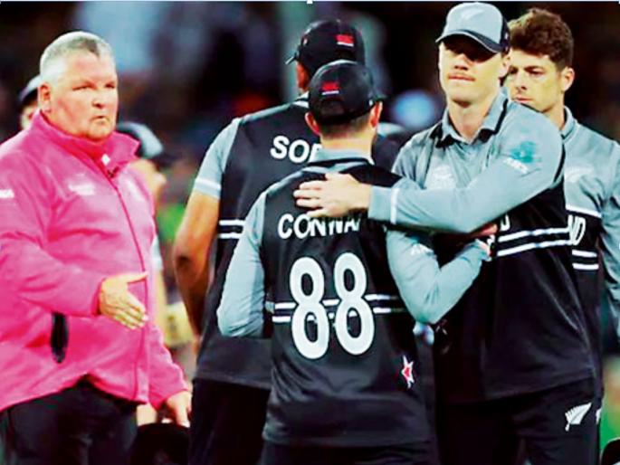 ICC One Day World Cup: A mistake made England the world champion! Veteran umpire Marais Erasmus made a confession after retirement | एका चुकीमुळे इंग्लंड बनला विश्वविजेता! निवृत्तीनंतर दिग्गज पंचाने दिली कबुली