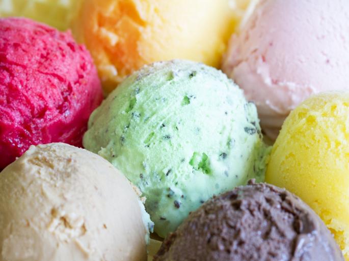 ‘Come with me... eat ice cream...’; Aurangabadkars ate ice cream worth Rs 40 crore | ‘साथ मेरे आओगी... आईस्क्रीम खाओगी...’; औरंगाबादकरांनी फस्त केले ४० कोटींचे आईस्क्रीम ‘Come with me... eat ice cream...’; Aurangabadkars ate ice cream worth Rs 40 crore | ‘साथ मेरे आओगी... आईस्क्रीम खाओगी...’; औरंगाबादकरांनी फस्त केले ४० कोटींचे आईस्क्रीम