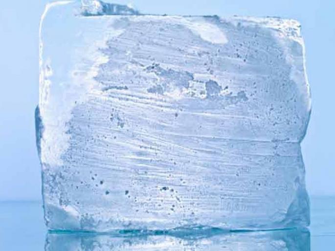 It will be mixed in a non-edible ice | खाण्यायोग्य नसलेल्या बर्फात आता मिसळला जाणार निळा रंग It will be mixed in a non-edible ice | खाण्यायोग्य नसलेल्या बर्फात आता मिसळला जाणार निळा रंग