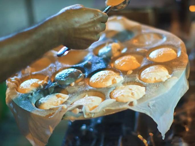 Plastic idli containers? Cancer risk; found in 50 percent of samples... | सावधान, बाहेर इडली खात असाल तर...; कॅन्सरचा धोका; कर्नाटकमध्ये ५० टक्के नमुन्यांमध्ये आढळले घटक