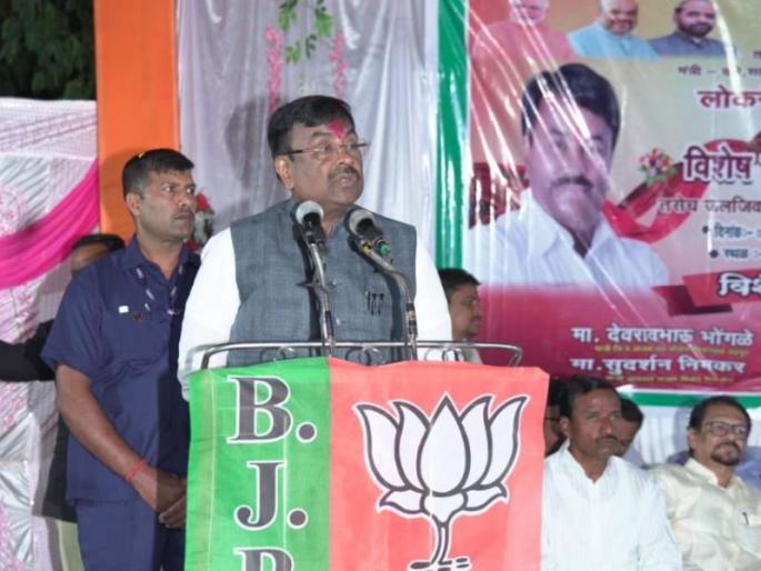 Tohgaon development funds will not be allowed to fall; Testimony of Minister Sudhir Mungantiwar | तोहगावच्या विकासासाठी निधी कमी पडू देणार नाही; सुधीर मुनगंटीवार यांची ग्वाही Tohgaon development funds will not be allowed to fall; Testimony of Minister Sudhir Mungantiwar | तोहगावच्या विकासासाठी निधी कमी पडू देणार नाही; सुधीर मुनगंटीवार यांची ग्वाही