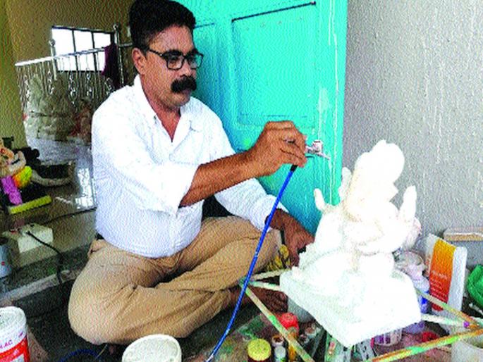Creation of attractive Ganesha idols from paper; Art by Santosh Thale | कागदापासून आकर्षक गणेशमूर्तीची निर्मिती; संतोष थळे यांची कला Creation of attractive Ganesha idols from paper; Art by Santosh Thale | कागदापासून आकर्षक गणेशमूर्तीची निर्मिती; संतोष थळे यांची कला