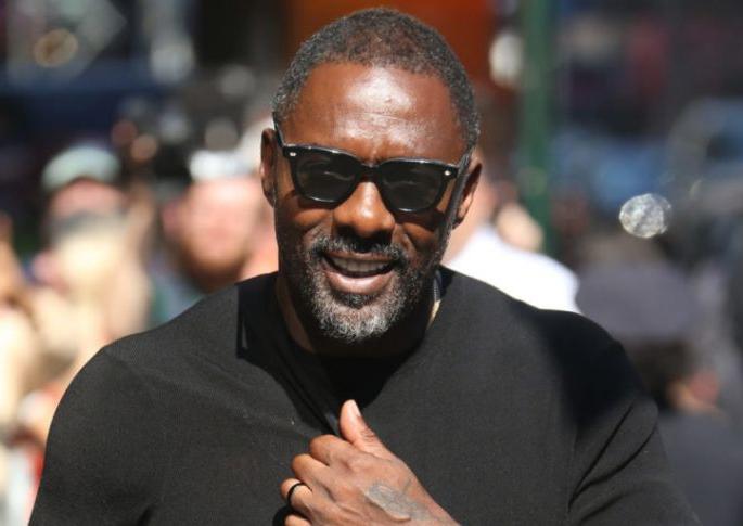 hollywood superstar idris elba to be get quarantine every year to remember corona epidemic-ram | हा सुपरस्टार दरवर्षी एक आठवडा स्वत:ला करणार क्वारंटाइन, आहे कोरोना पॉझिटीव्ह! hollywood superstar idris elba to be get quarantine every year to remember corona epidemic-ram | हा सुपरस्टार दरवर्षी एक आठवडा स्वत:ला करणार क्वारंटाइन, आहे कोरोना पॉझिटीव्ह!