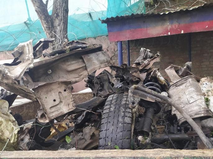 A major incident of a vehicle-borne IED blast averted by the timely input and action by Pulwama rkp | पुलवामासारख्या दहशतवादी हल्ल्याचा कट उधळला; जवानांनी वेळेत कारमधील IED केलं डिफ्यूज A major incident of a vehicle-borne IED blast averted by the timely input and action by Pulwama rkp | पुलवामासारख्या दहशतवादी हल्ल्याचा कट उधळला; जवानांनी वेळेत कारमधील IED केलं डिफ्यूज