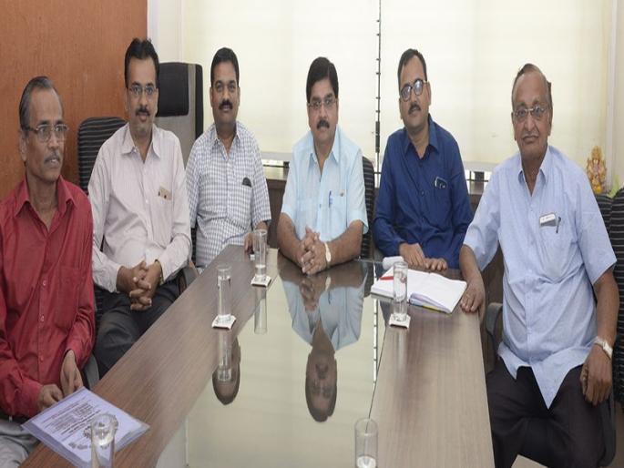If the facility is available then the industrial sector flourishes | जळगावात सोयी-सुविधा उपलब्ध झाल्यास औद्योगिक क्षेत्रात भरभराट If the facility is available then the industrial sector flourishes | जळगावात सोयी-सुविधा उपलब्ध झाल्यास औद्योगिक क्षेत्रात भरभराट