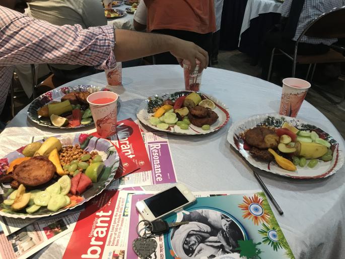 coronavirus: a time of famine upon us; MLA, pay attention! Iftar materials were not available | coronavirus: आमच्यावर उपासमारीची वेळ; आमदार साहेब, लक्ष द्या! इफ्तार साहित्य काही मिळेना   coronavirus: a time of famine upon us; MLA, pay attention! Iftar materials were not available | coronavirus: आमच्यावर उपासमारीची वेळ; आमदार साहेब, लक्ष द्या! इफ्तार साहित्य काही मिळेना