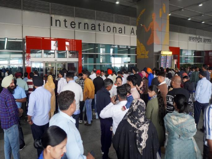 IGI Airport Breach Passenger Jumps Counter and Flees Transit Zone Security Agencies on High Alert | उडी मारली अन् स्टाफच्या बसमध्ये बसून पळाला; दिल्ली विमानातळावरुन ब्रिटिश नागरिक फरार, आठवड्याभरापासून शोध सुरु IGI Airport Breach Passenger Jumps Counter and Flees Transit Zone Security Agencies on High Alert | उडी मारली अन् स्टाफच्या बसमध्ये बसून पळाला; दिल्ली विमानातळावरुन ब्रिटिश नागरिक फरार, आठवड्याभरापासून शोध सुरु