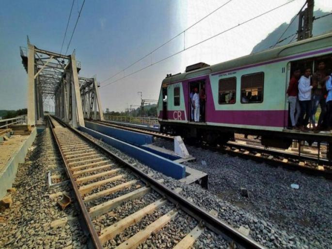 Rush to resume passenger traffic on CSMT-Uran railway line by July 15 | 15 जुलैपर्यंत सीएसएमटी-उरण रेल्वे मार्गावर प्रवासी वाहतूक सुरू करण्याची लगीनघाई Rush to resume passenger traffic on CSMT-Uran railway line by July 15 | 15 जुलैपर्यंत सीएसएमटी-उरण रेल्वे मार्गावर प्रवासी वाहतूक सुरू करण्याची लगीनघाई