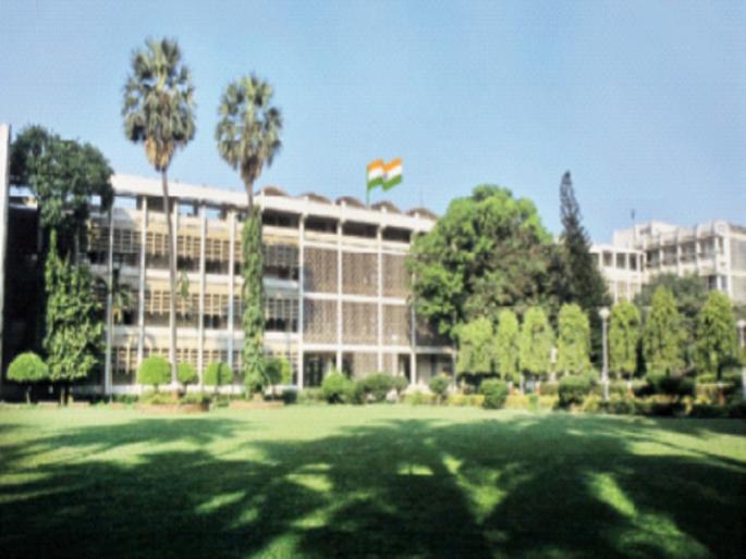 'IIT Bombay' posts 'fake photo' of Tricolor | ‘आयआयटी बॉम्बे’ने पोस्ट केला तिरंग्याचा ‘बनावट फोटो’ 'IIT Bombay' posts 'fake photo' of Tricolor | ‘आयआयटी बॉम्बे’ने पोस्ट केला तिरंग्याचा ‘बनावट फोटो’