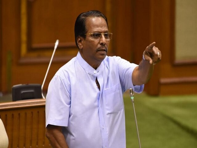Govt orders probe into bogus degree case against Goa's Deputy Speaker | गोव्याच्या उपसभापतीपुत्र बोगस पदवी प्रकरणात चौकशीचा राज्यपालांचा जिल्हाधिकार्‍यांना आदेश