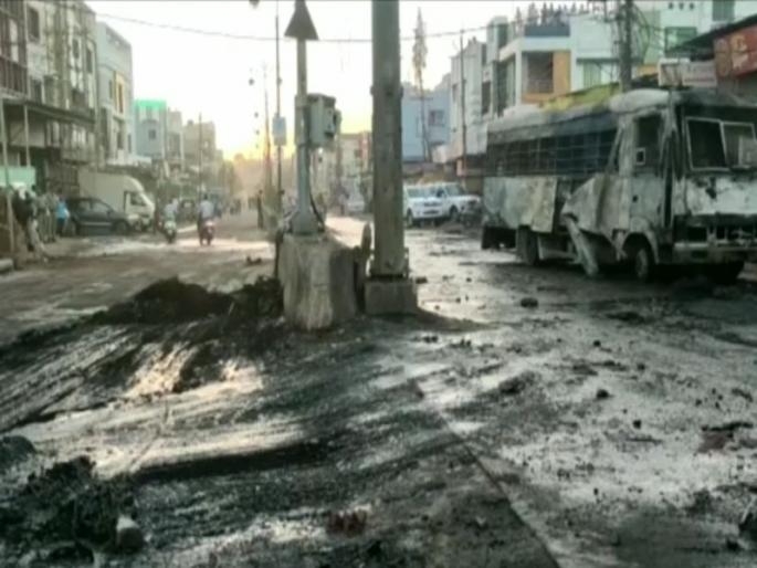 Peace after arson in Chhatrapati Sambhajinagar; 16 policemen injured, 400 to 500 people injured | छत्रपती संभाजीनगरात जाळपोळीनंतर शांतता; १६ पोलिस जखमी, ४०० ते ५०० जणांवर गुन्हे Peace after arson in Chhatrapati Sambhajinagar; 16 policemen injured, 400 to 500 people injured | छत्रपती संभाजीनगरात जाळपोळीनंतर शांतता; १६ पोलिस जखमी, ४०० ते ५०० जणांवर गुन्हे