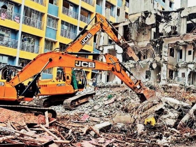 Thane: Hammer on 2 more buildings, residents of illegal buildings in Mumbra-Sheel on the road | ठाणे: आणखी २ इमारतींवर हातोडा, मुंब्रा-शीळच्या बेकायदा इमारतींमधील रहिवासी रस्त्यावर
